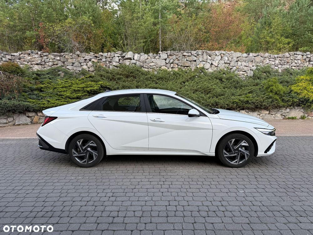 Hyundai Elantra 1.6 Smart - 17