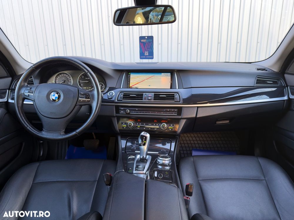 BMW Seria 5 525d Aut. - 38