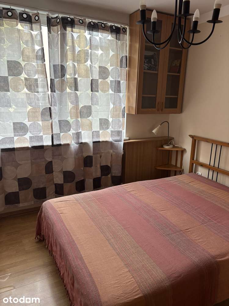 2 sypialnie i salon połączony z kuchnią, przy wejściu do Metra Płocka