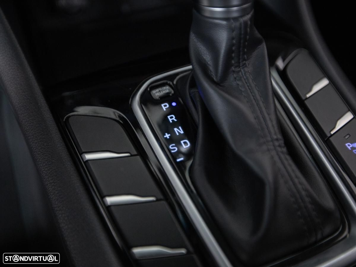 Hyundai Ioniq 1.6 GDI HEV Hybrid Tech - 17