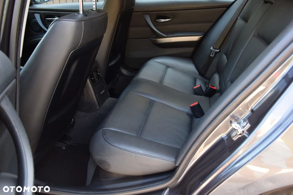 BMW Seria 3 - 24