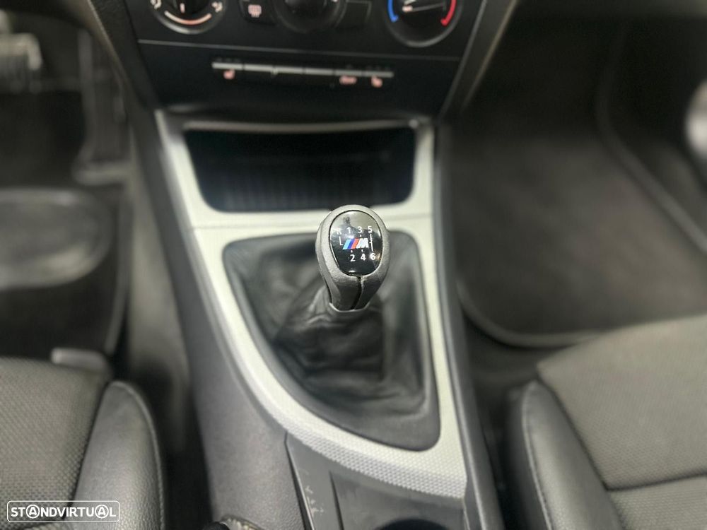 BMW 118 d Coupe Limited Edition Lifestyle c/ M Sport Pack - 17
