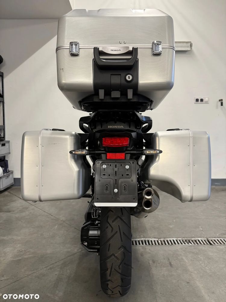Honda VFR - 40