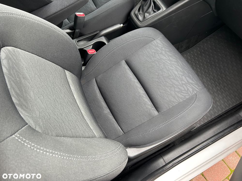 Hyundai ix20 1.6 CRDi Fifa World Cup Edition - 20