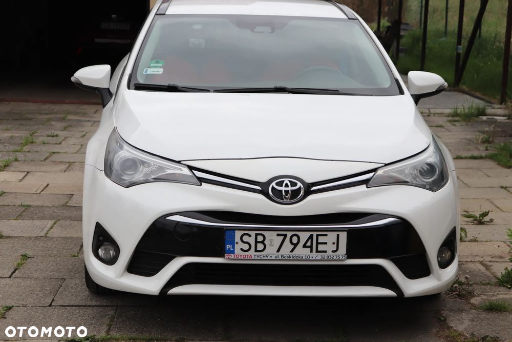 Toyota Avensis 1.8 Premium - 4