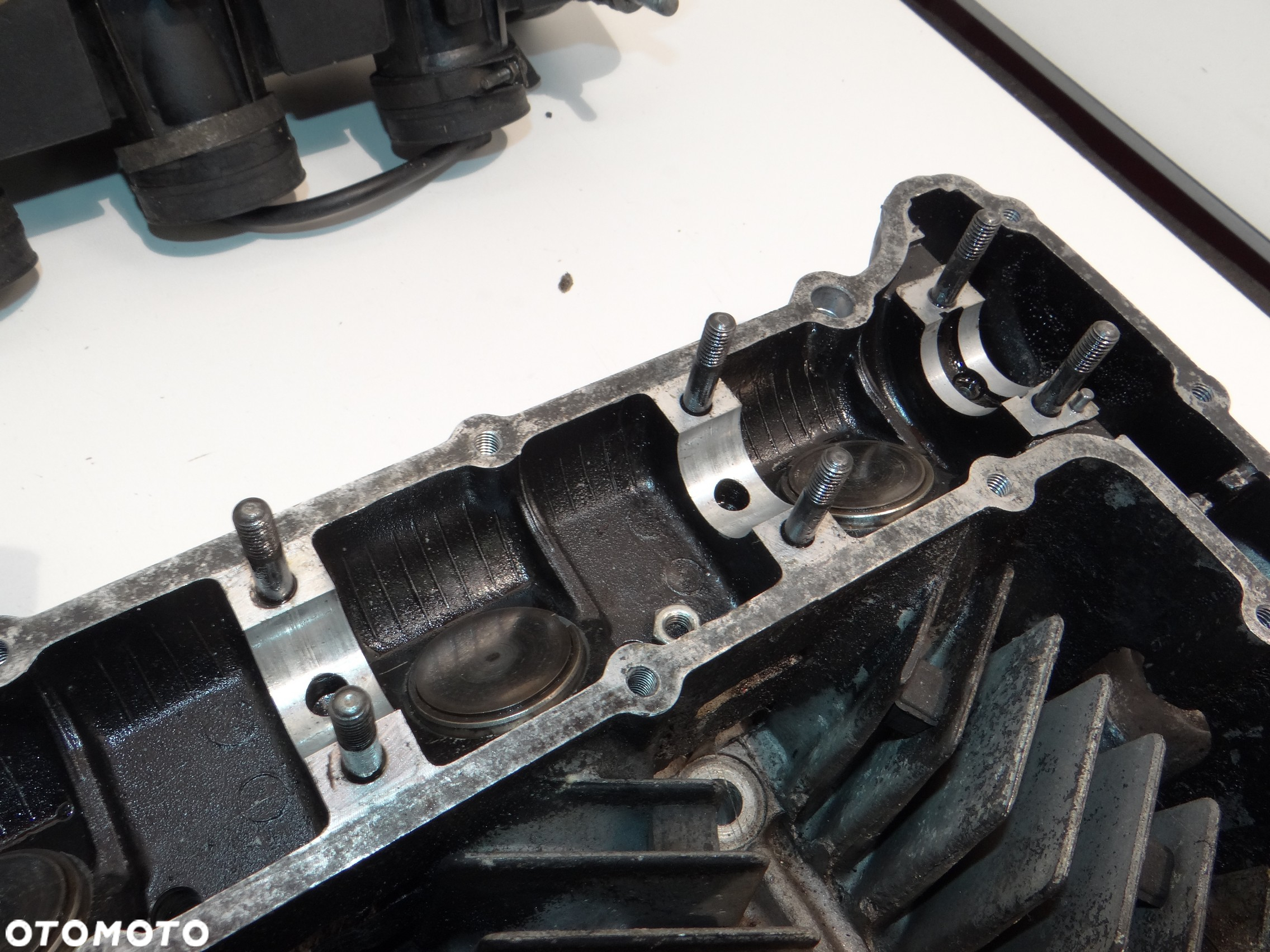 Yamaha XS 750 głowica cylinder tłoki szklanki płytki zaworowe wałek rozrządu pokrywa głowicy Y1238 - 30
