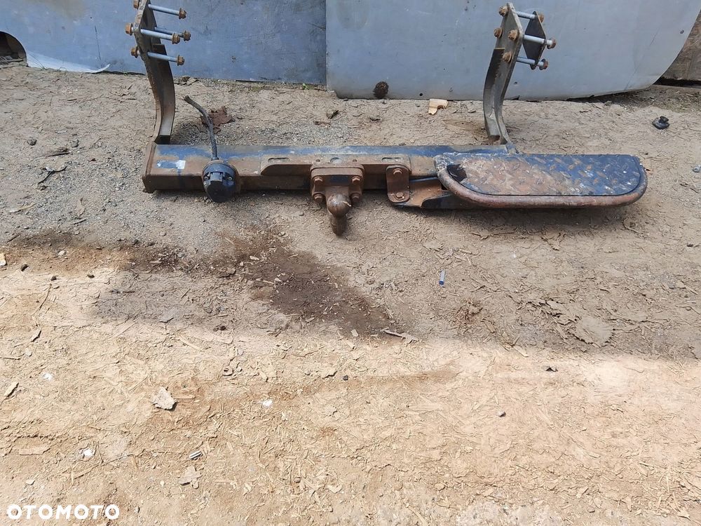 hak holowniczy stopień vw crafter 11-17 a9063100695 - 2