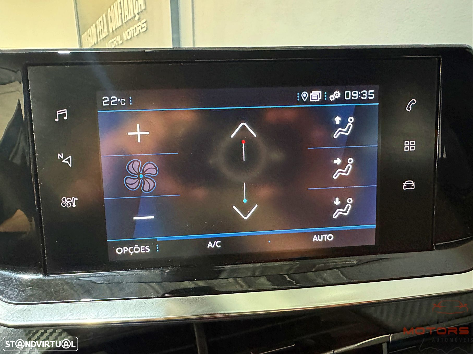 Peugeot 2008 1.2 PureTech Allure Pack - 29