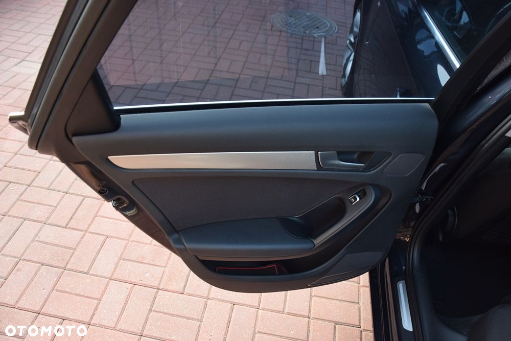 Audi A4 Avant 2.0 TDI DPF clean diesel quattro Ambiente - 25