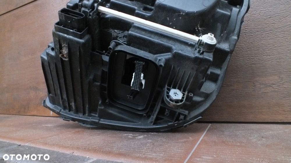 Lampa pprzednia Prawa Mercedes W2139067806KZ - 9