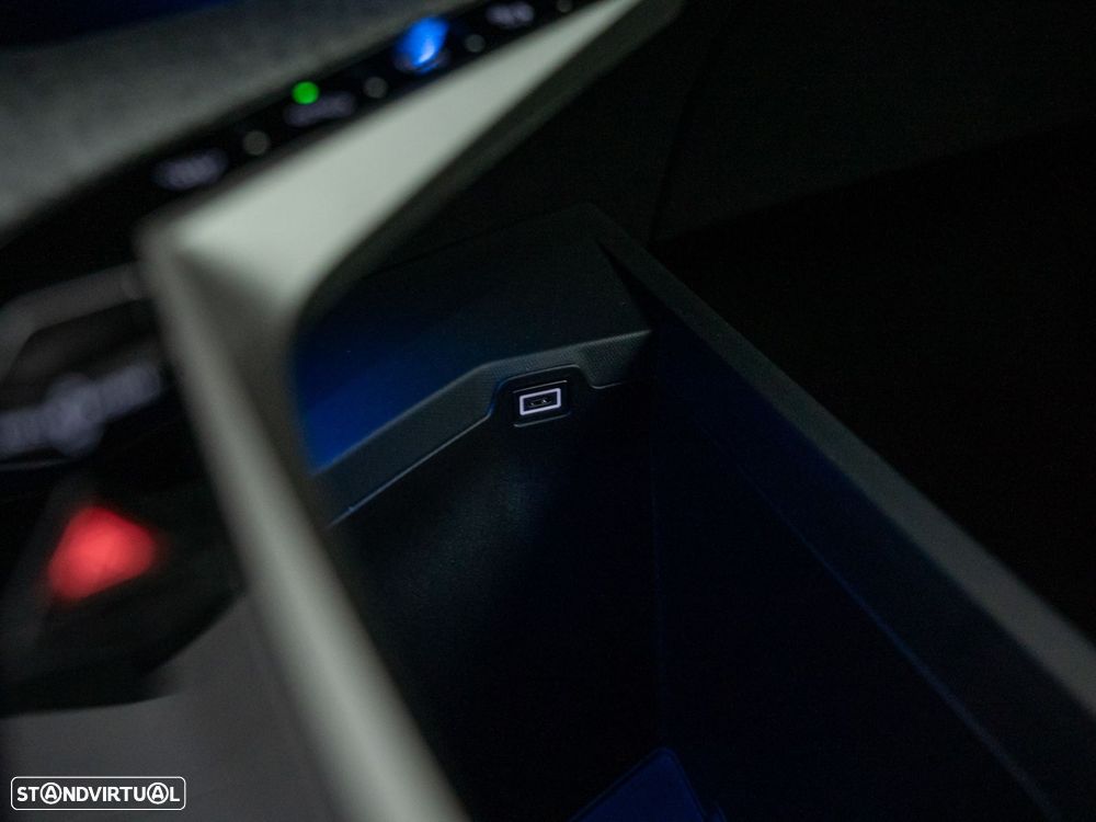 Peugeot E-3008 73 kWh Allure - 28
