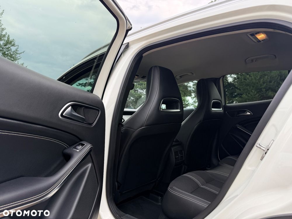Mercedes-Benz GLA 200 7G-DCT Urban - 7