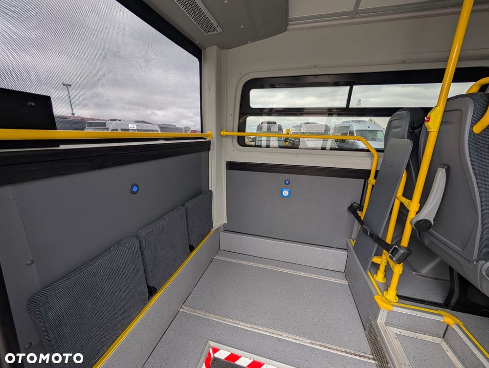 Mercedes-Benz Sprinter 519 - 11