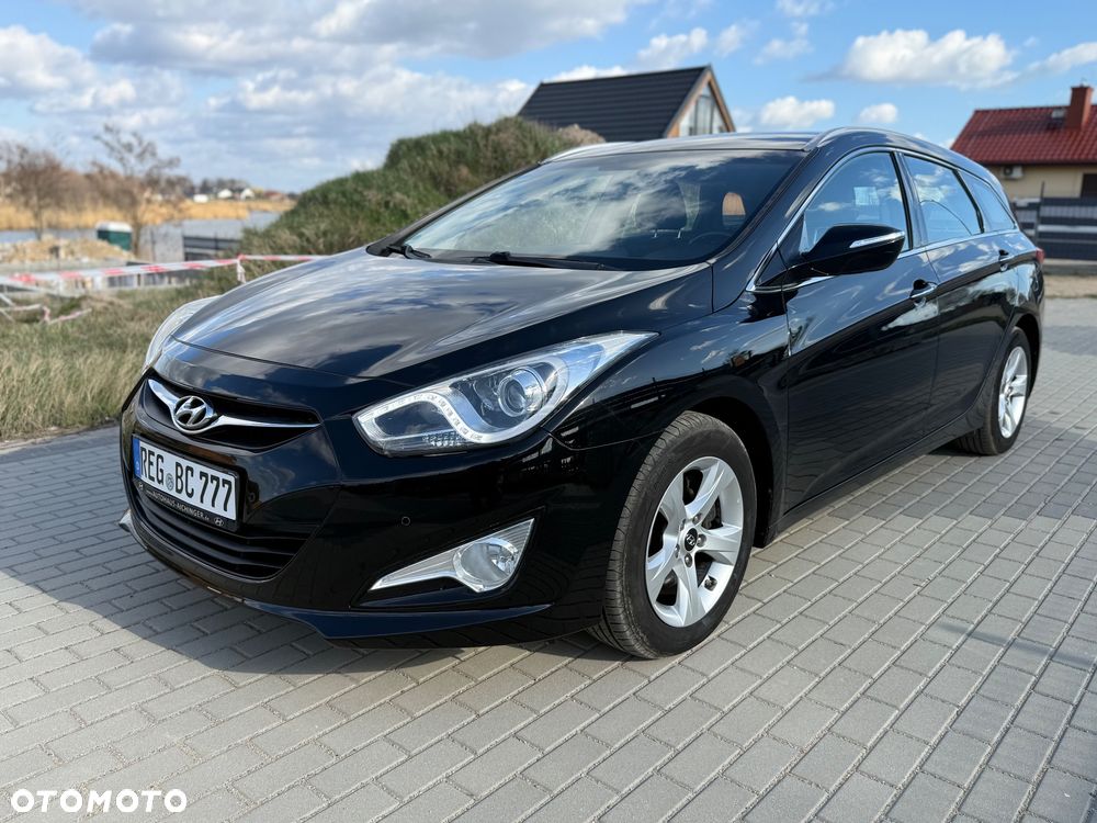 Hyundai i40 i40cw 1.7 CRDi Fifa World Cup Edition - 1