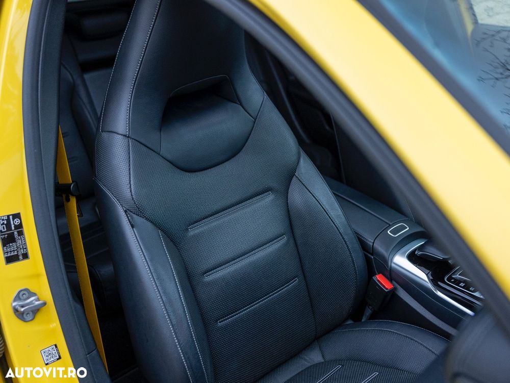 Mercedes-Benz A AMG 35 4Matic AMG Speedshift DCT 7G - 24