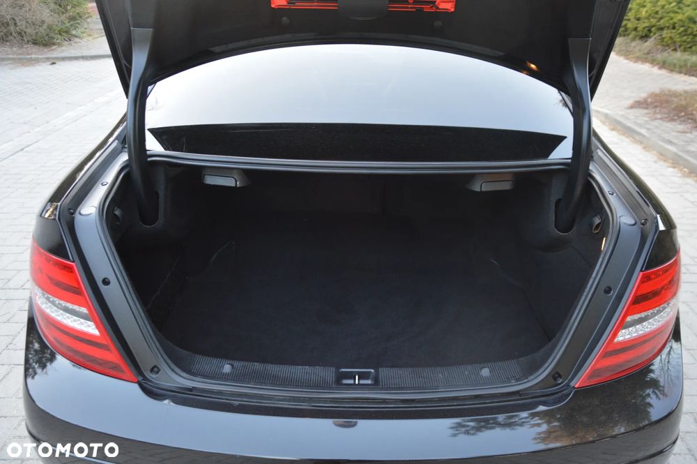 Mercedes-Benz Klasa C 180 BlueEFFICIENCY - 13