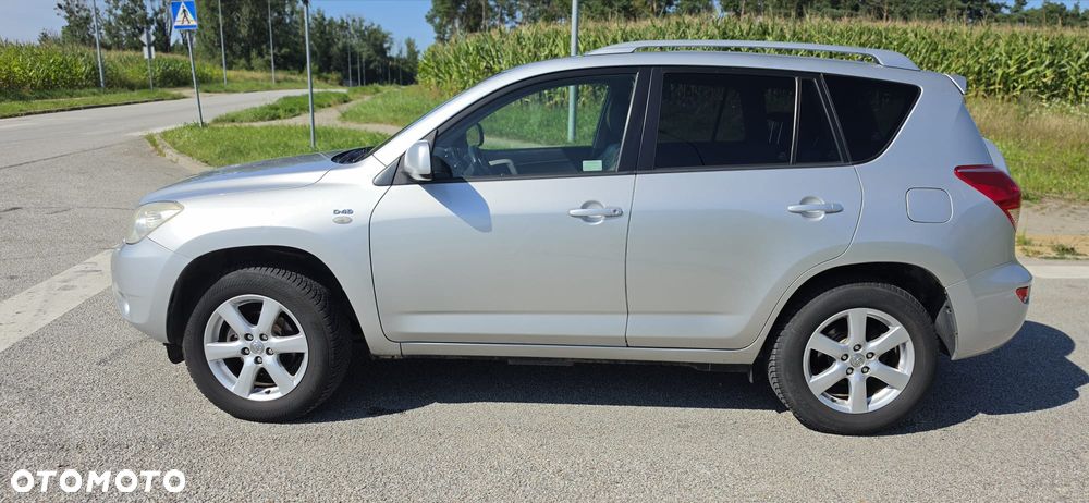 Toyota RAV4 - 3