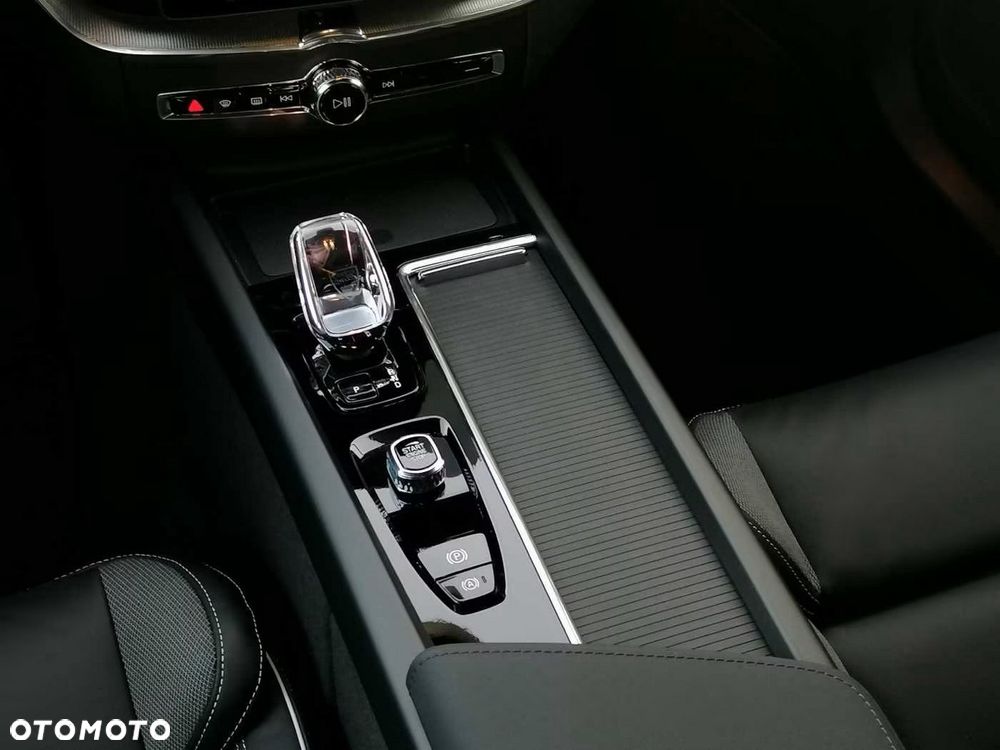 Volvo XC 60 B5 B AWD Plus Black Edition - 7