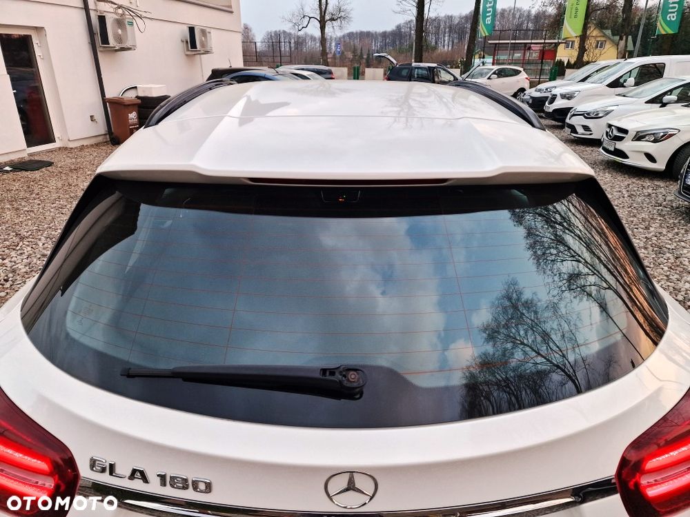 Mercedes-Benz GLA - 26