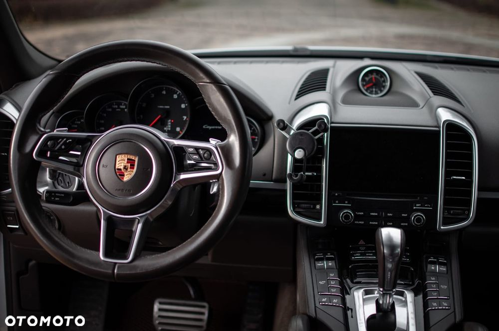 Porsche Cayenne Platinum Edition - 10