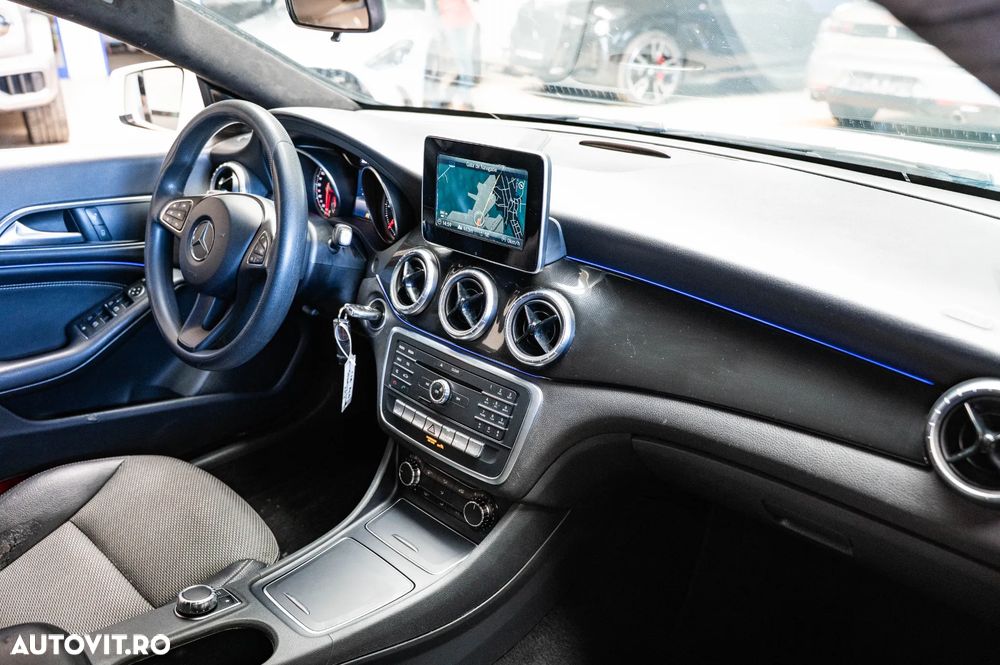 Mercedes-Benz CLA 180 d Shooting Brake 7G-DCT - 29