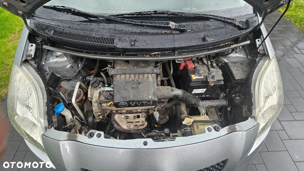 Toyota Yaris 1.3 Sol - 22