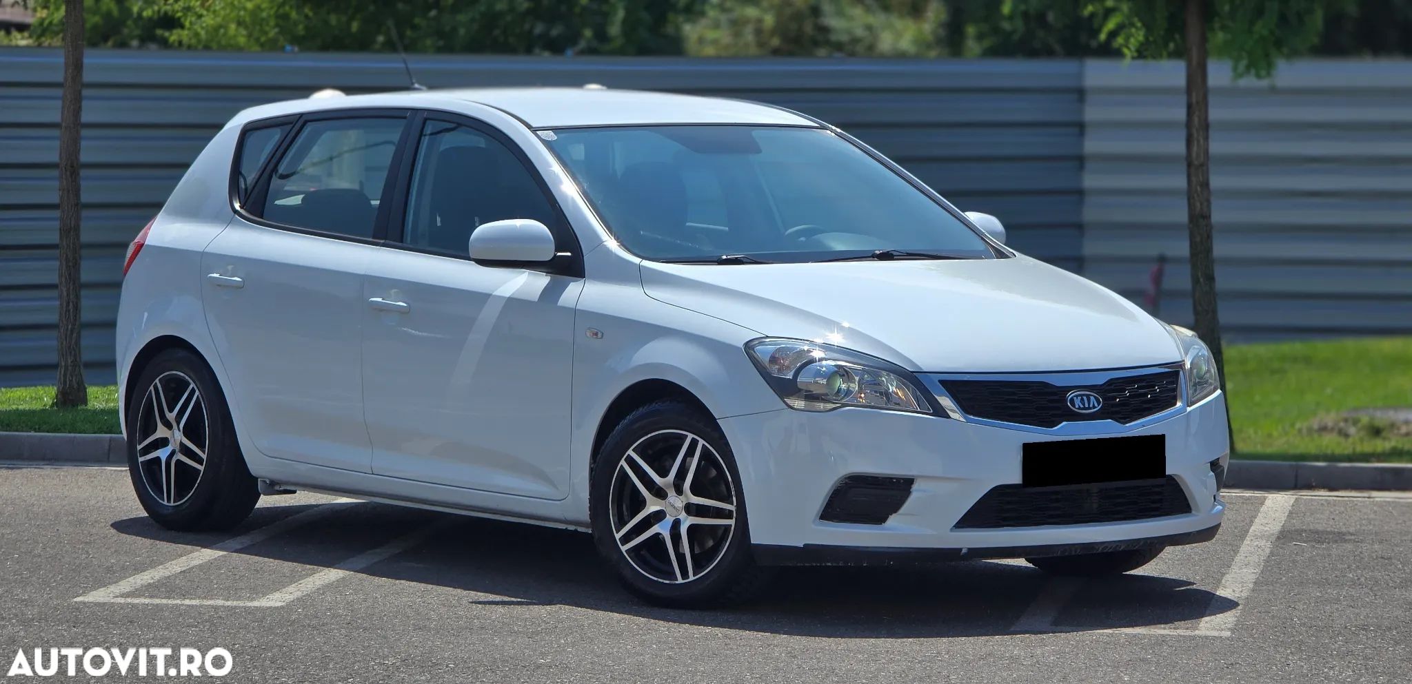 Kia Ceed - 1
