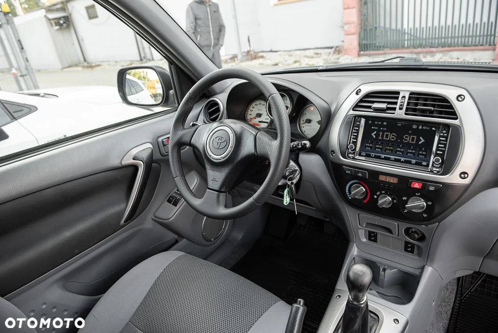 Toyota RAV4 4x4 Sol - 11