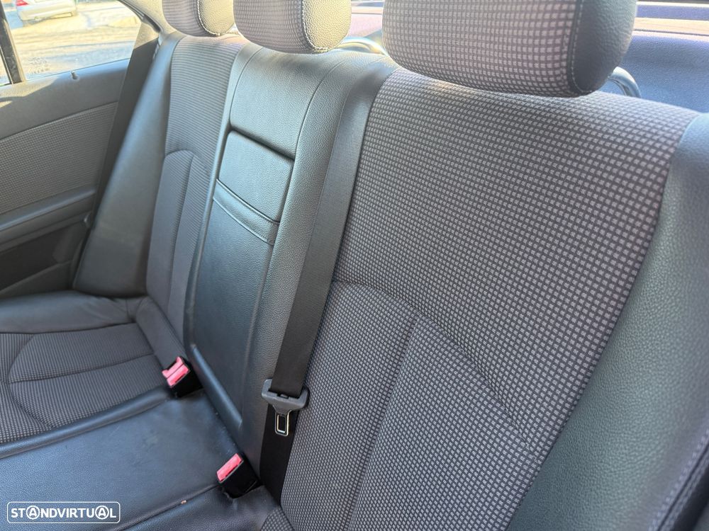 Mercedes-Benz E 220 CDI Avantgarde Aut. - 22