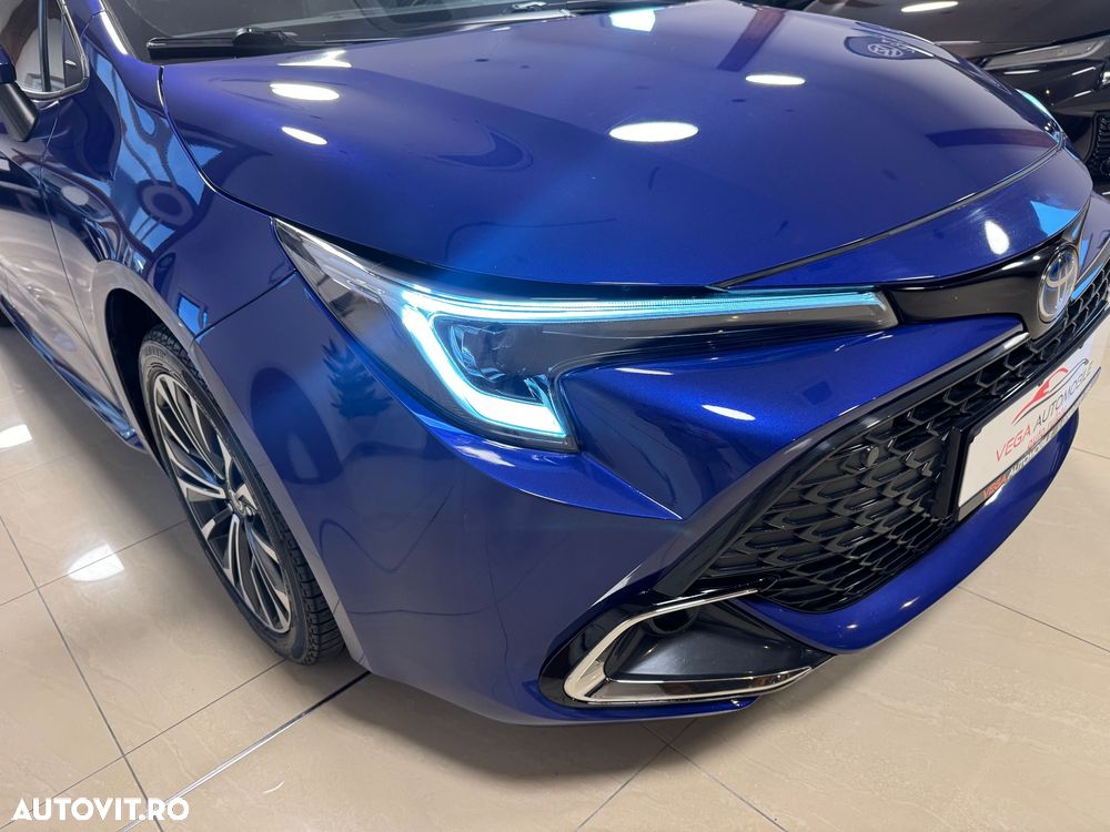 Toyota Corolla 1.8 Hybrid Team Deutschland - 35