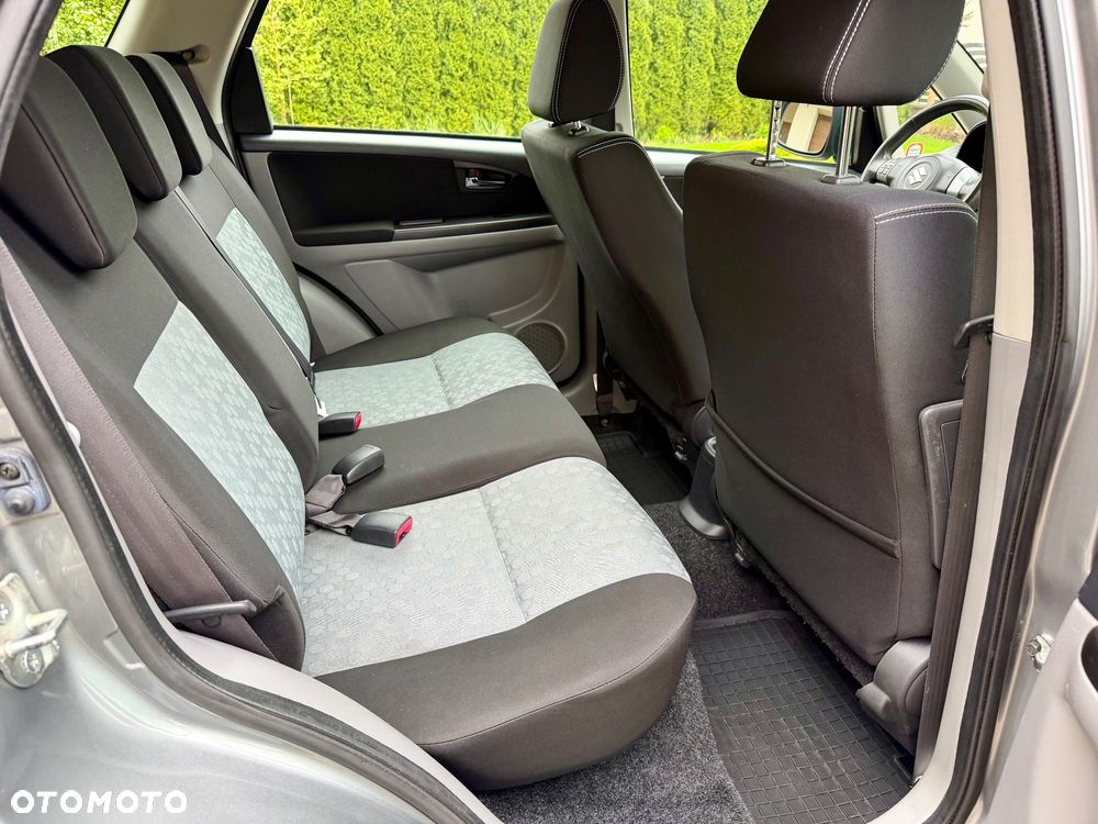 Suzuki SX4 1.6 VVT 4x2 Comfort - 16