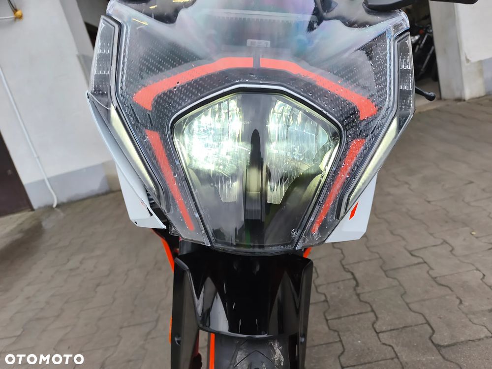 KTM RC 125 - 26