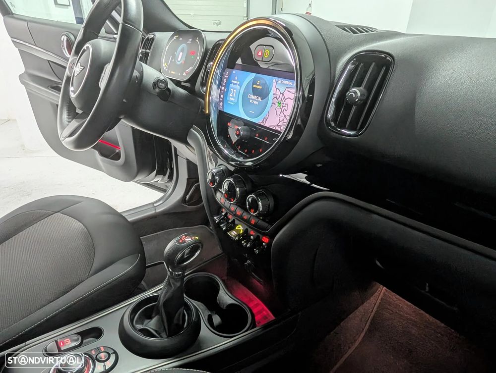 MINI Countryman Cooper SE ALL4 Classic Auto - 8