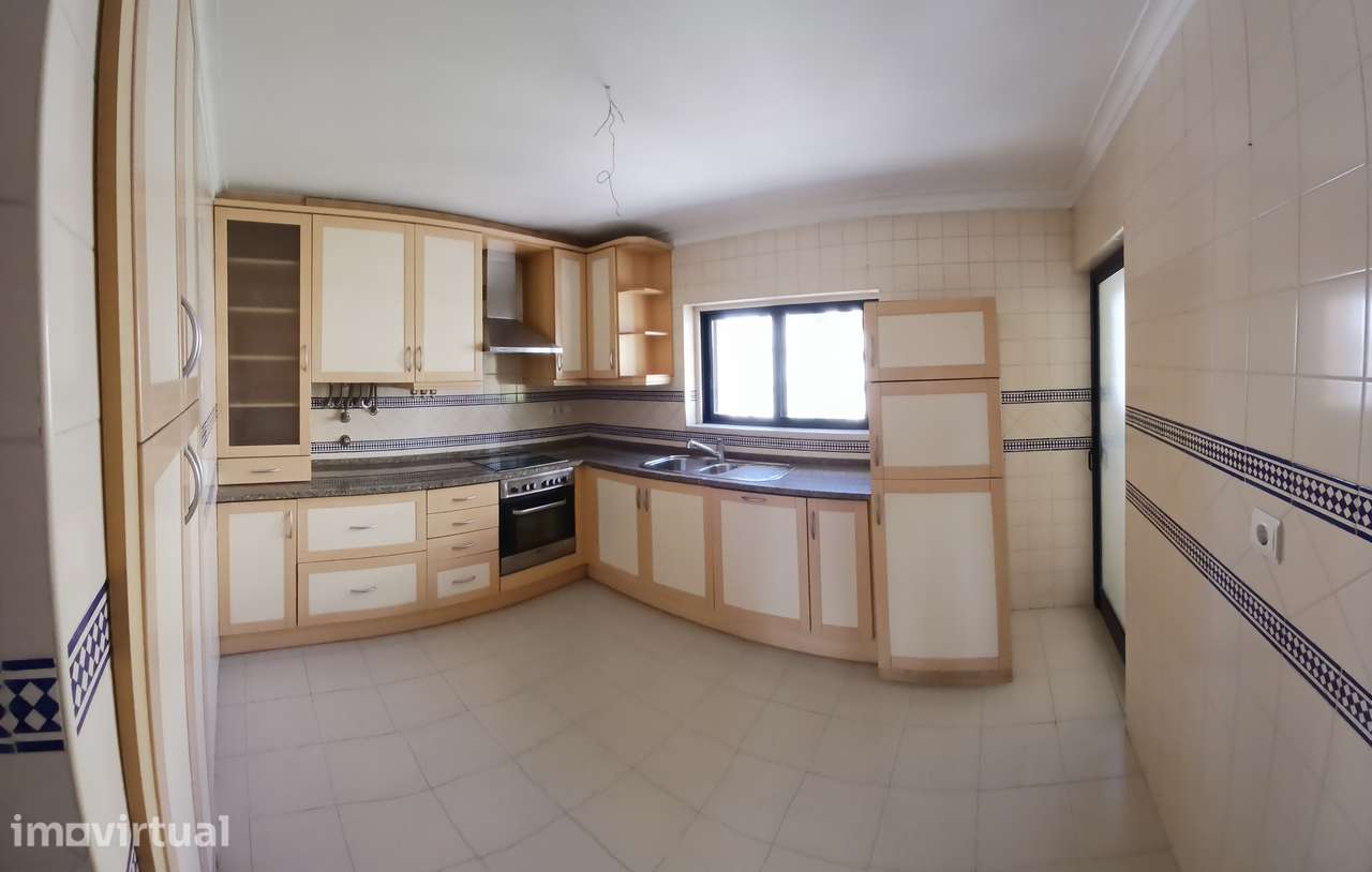 T3+1 Duplex com Terraço e Garagem em Cascais - Grande imagem: 2/31