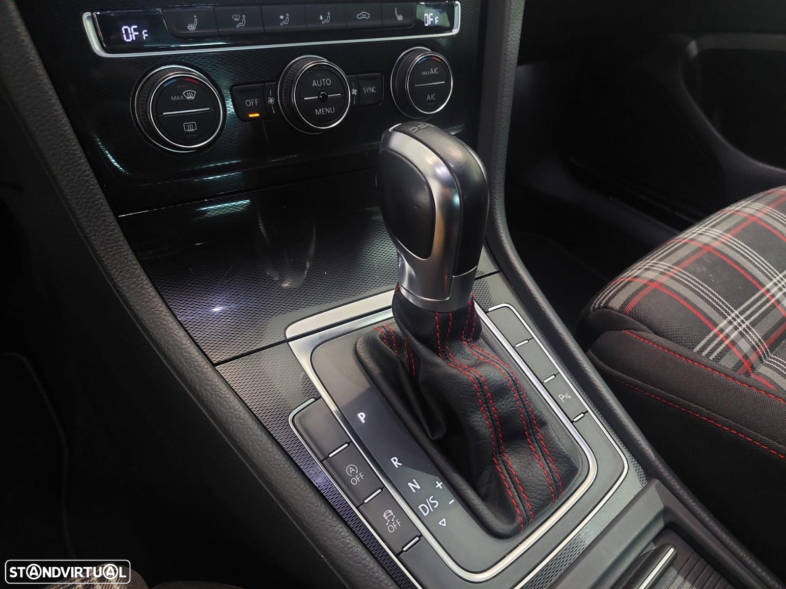 VW Golf 2.0 TSi GTi DSG - 23