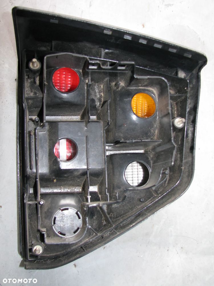 VW GOLF 2 II LAMPA PRAWY TYŁ PRAWA TYLNA 191945112 - 4