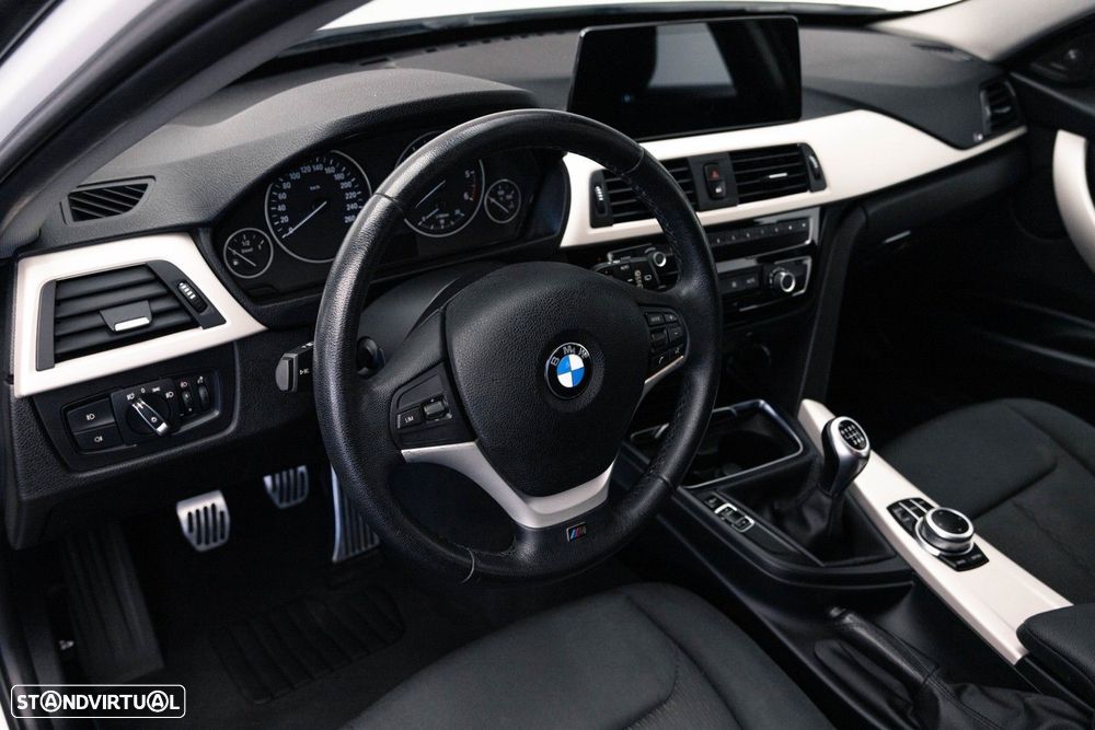 BMW 318 d Touring - 21