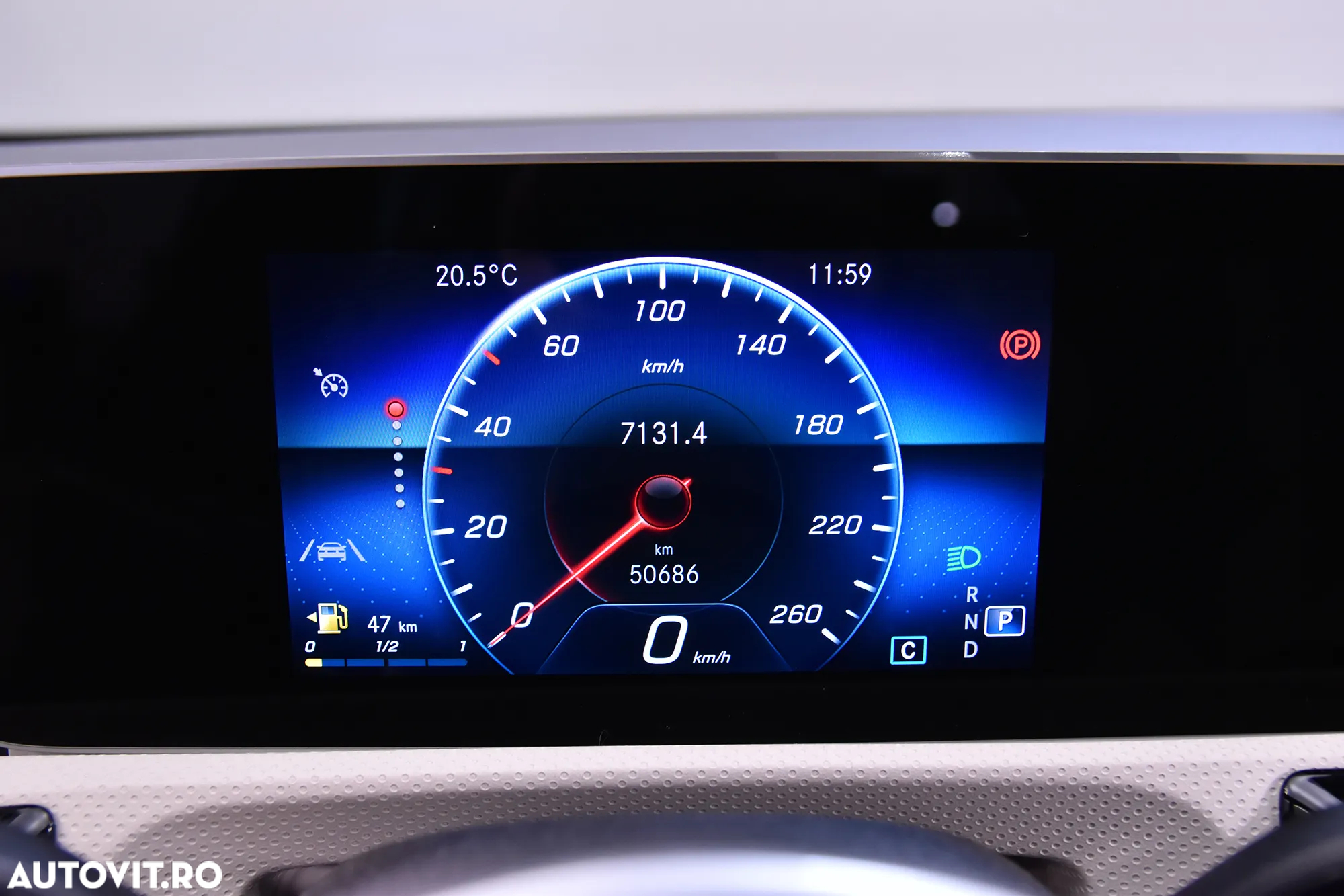 Mercedes-Benz CLA 180 7G-DCT - 10