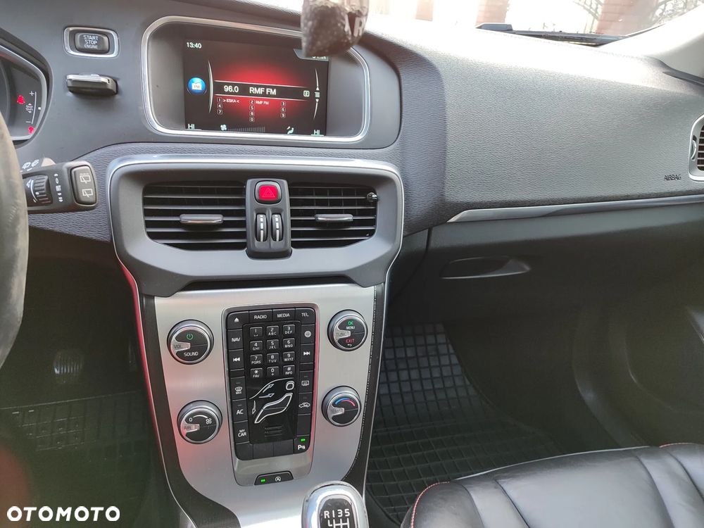 Volvo V40 D2 Ocean Race - 16