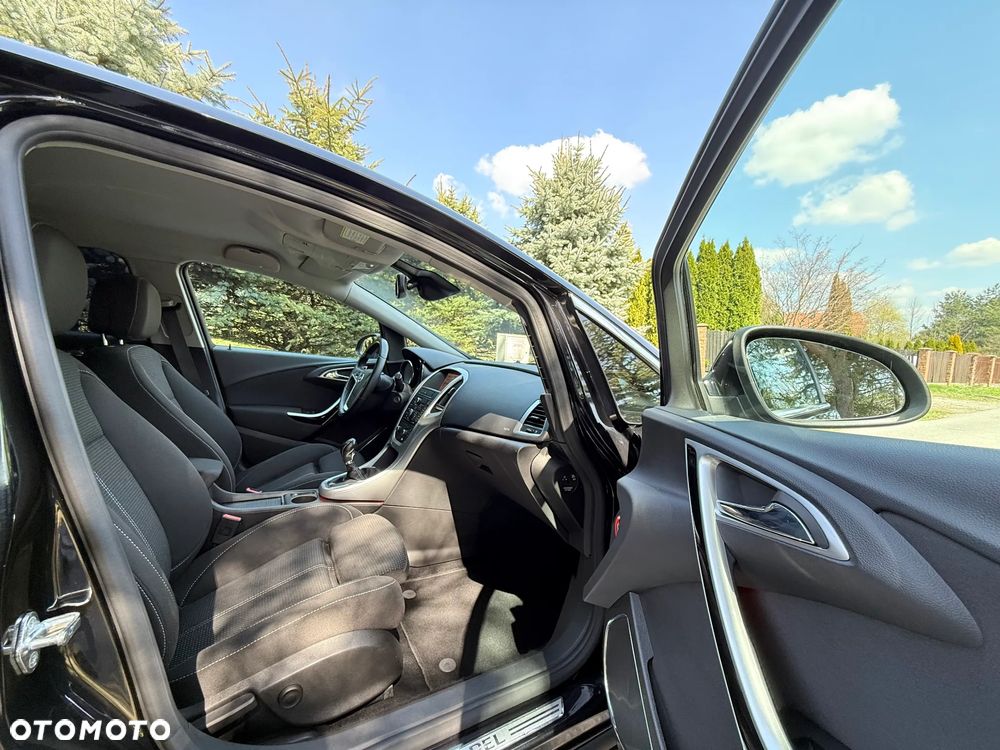 Opel Astra 1.4 Turbo Cosmo - 25