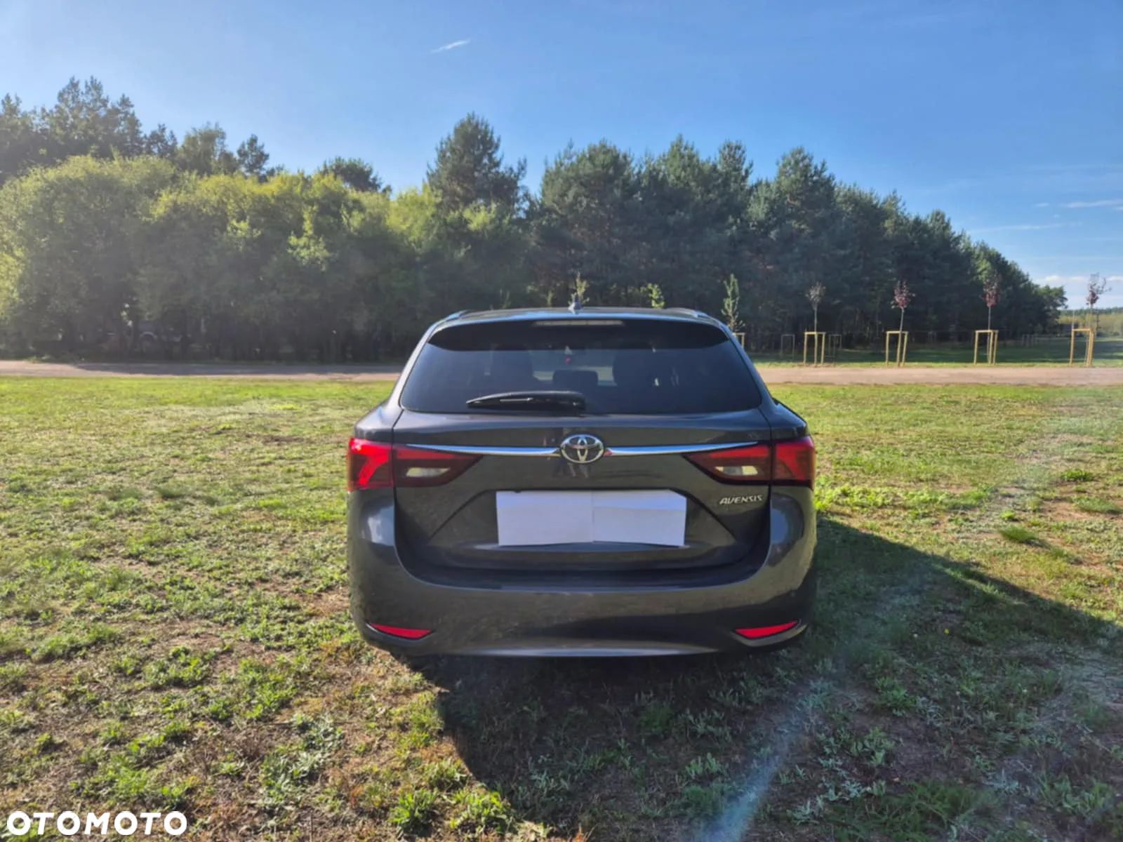 Toyota Avensis - 1