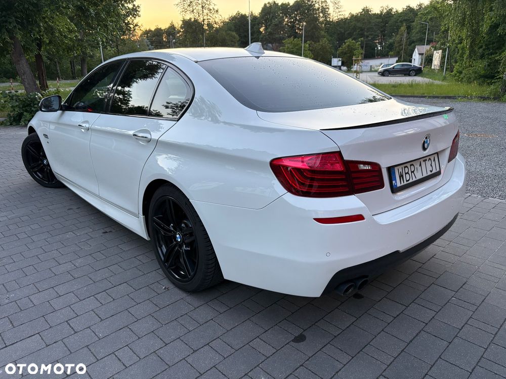 BMW Seria 5 525d xDrive - 4