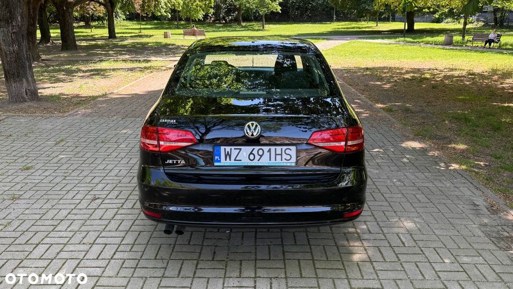 Volkswagen Jetta 2.0 Base - 5