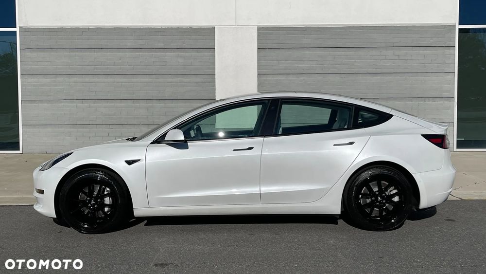 Tesla Model 3 - 7