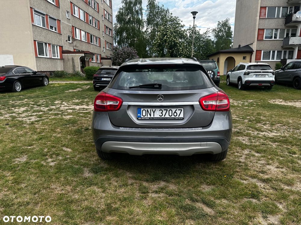 Mercedes-Benz GLA - 7