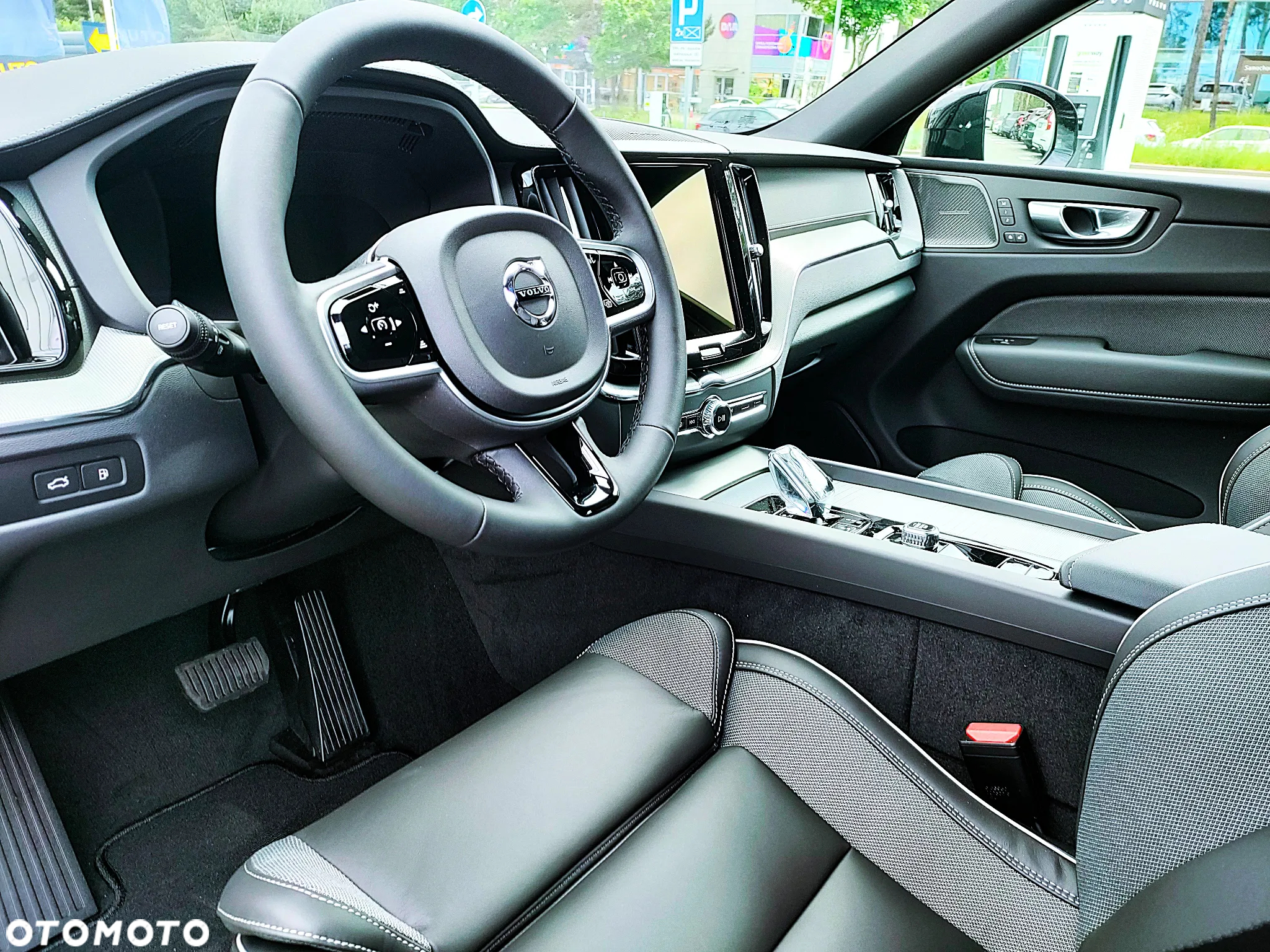 Volvo XC 60 T6 Plug-In Hybrid AWD Ultra Dark - 7
