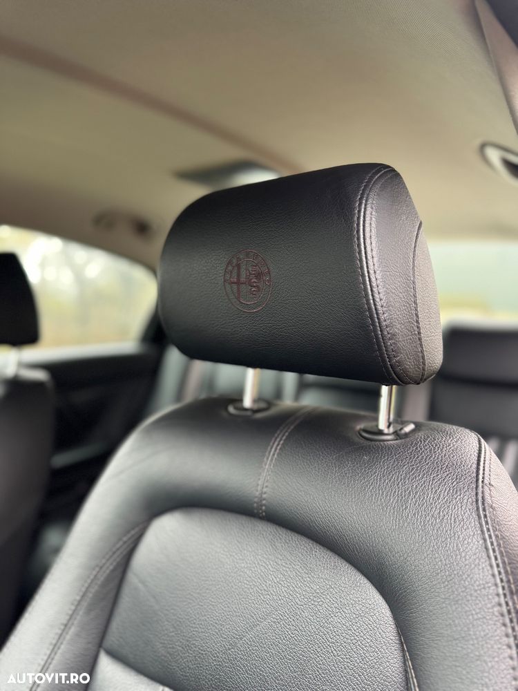 Alfa Romeo 159 2.0 Multijet 16v Distinctive - 11