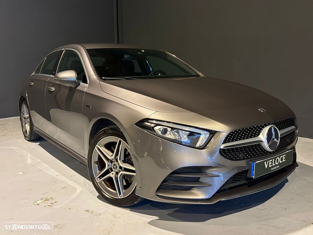 Mercedes-Benz A 250 Limousine e 8G-DCT AMG Line - 2