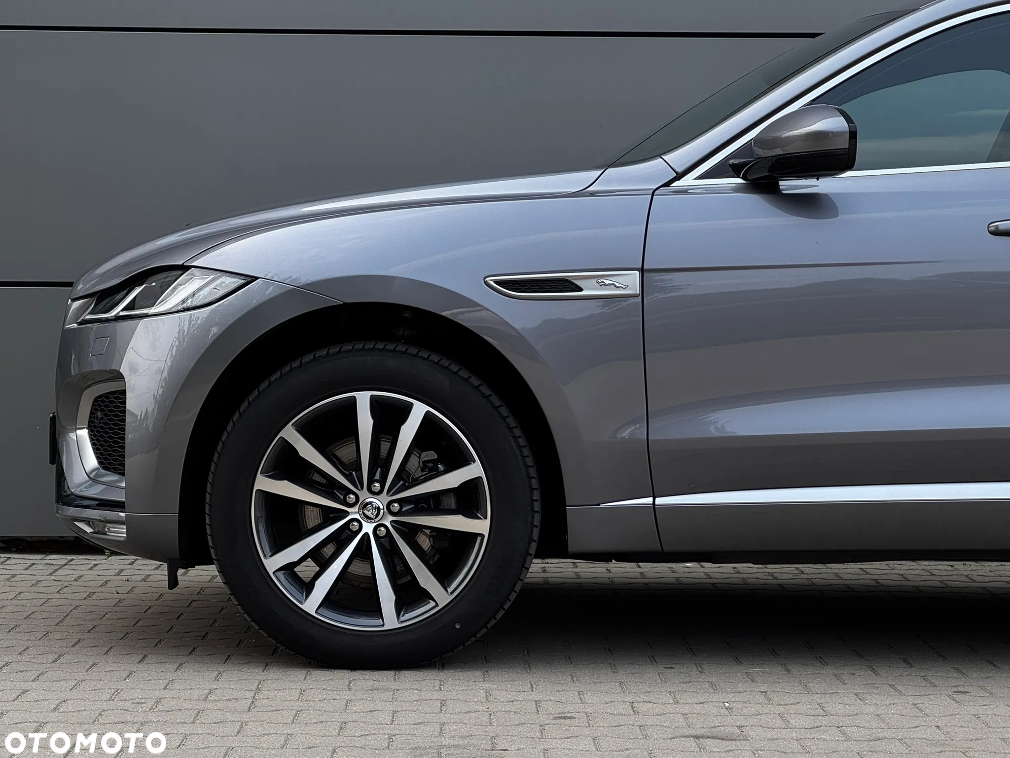 Jaguar F-Pace - 5