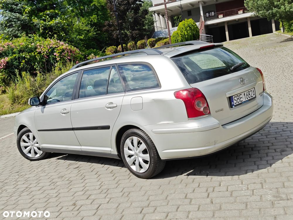Toyota Avensis 2.0 D-4D Premium - 4